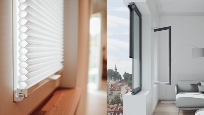 Links ein weißes Wabenplissee vor einem Fenster, rechts ein geöffnetes Fenster mit außenliegendem Rollo in einem modernen Wohnzimmer mit Blick auf eine Stadt.