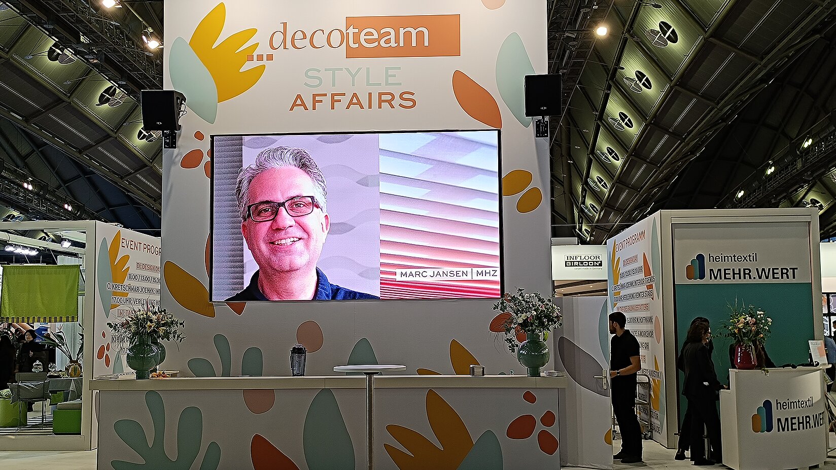 Fläche des Decoteams mit Leinwand